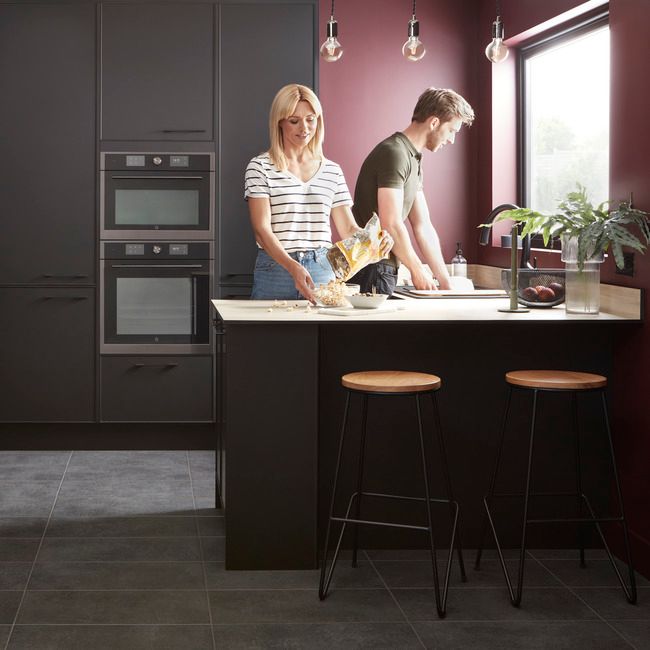 GoodHome Pasilla sokkel 242 x 15 cm mat-sort