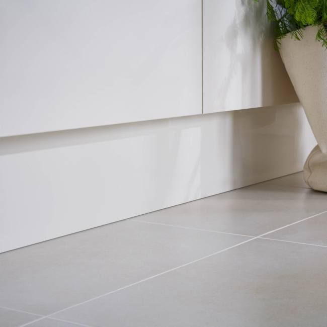 GoodHome Stevia sokkel 15 x 240 cm kremet gloss