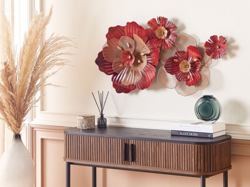 Scandium metal vægdekoration med røde blomster, 1 stk.