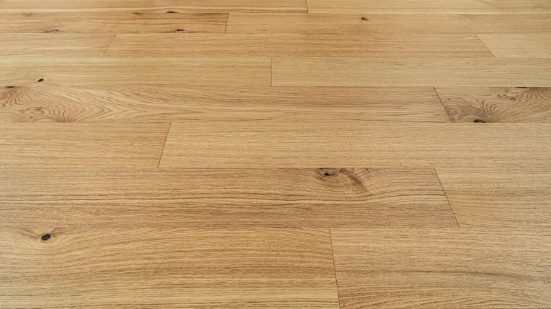 Forfineret gulvbræt Zip Eg Knudret lakkeret 1,45 m²