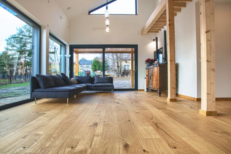Forfineret gulvbræt Zip Eg Knudret lakkeret 1,45 m²