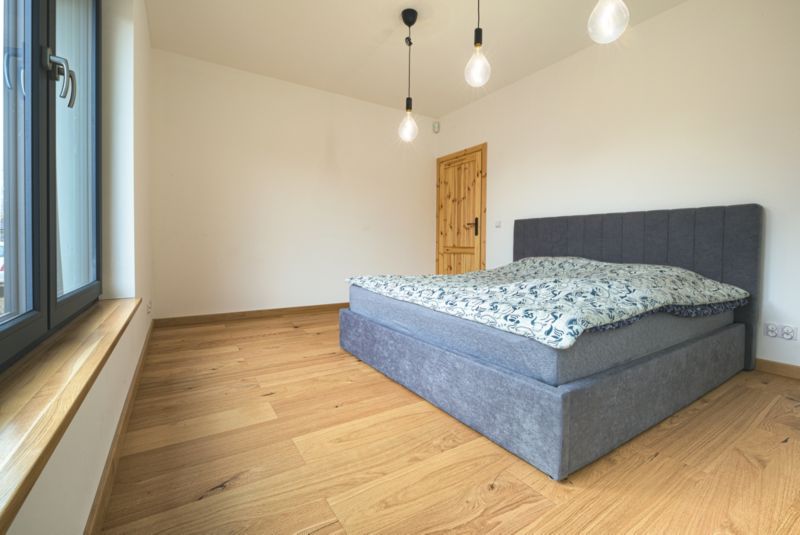 Forfineret gulvbræt Zip Eg Knudret lakkeret 1,45 m²
