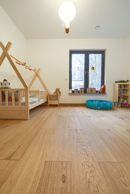 Forfineret gulvbræt Zip Eg Knudret lakkeret 1,45 m²