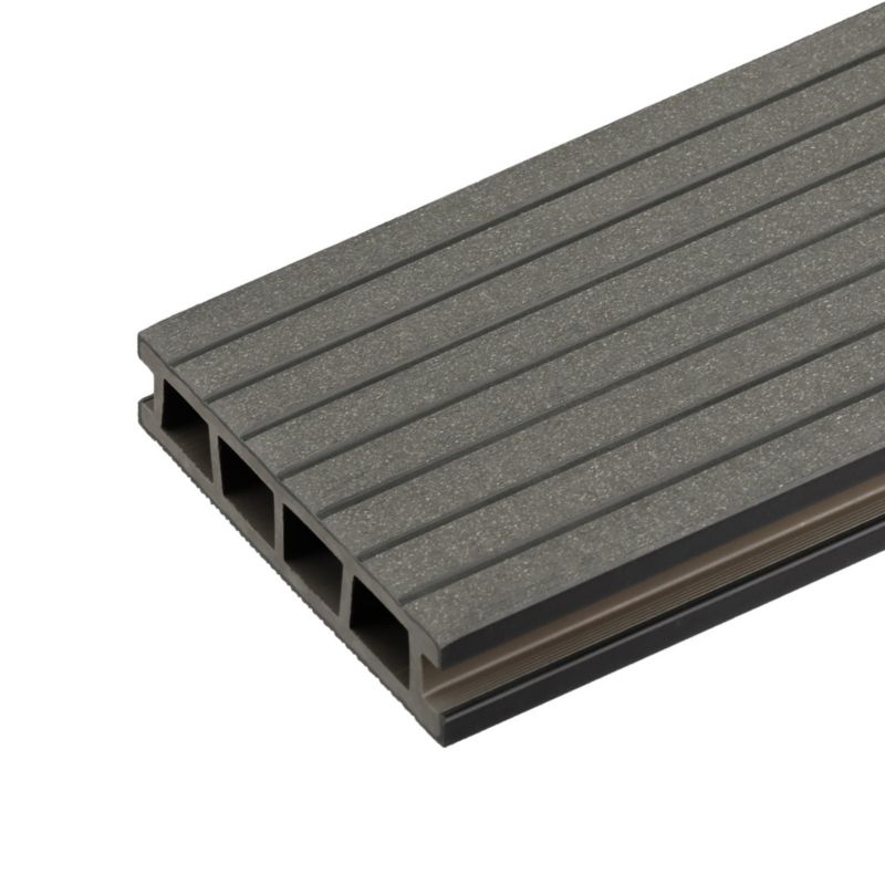 https://media2.castorama.pl/is/image/CastoramaPL/deska-tarasowa-kompozytowa-bergdeck-b150-czarny-szczotkowany-4000-x-150-x-25-mm-1-szt-~5901592258167_04c_MP?$MOB_PREV$&$width=1200&$height=1200