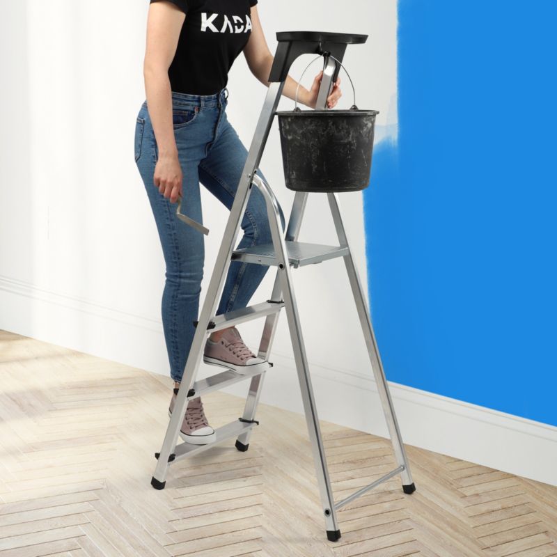 KADAX aluminiumsstige 4-trins foldbar med hylde til hjemmet, 125 kg, polsk produkt