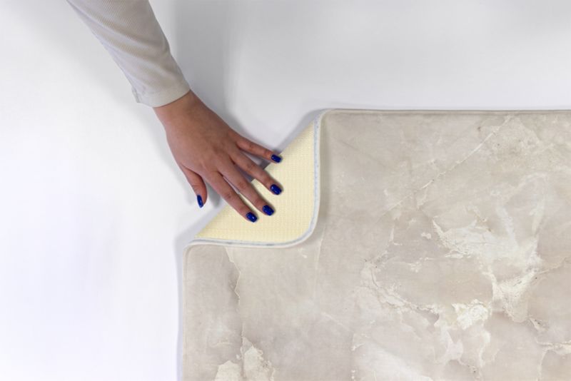 Blødt og skridsikkert soveværelsesmåtte Tulup 75x45 cm med marmormønster