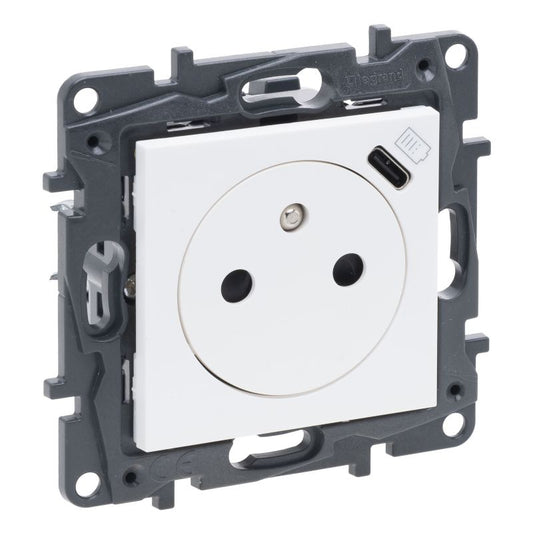 Legrand Niloe enkeltstikdåse med USB C og jord, hvid