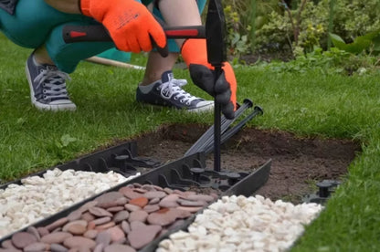 Græskant 6 cm 40 m med 150 Jordspyd Sort