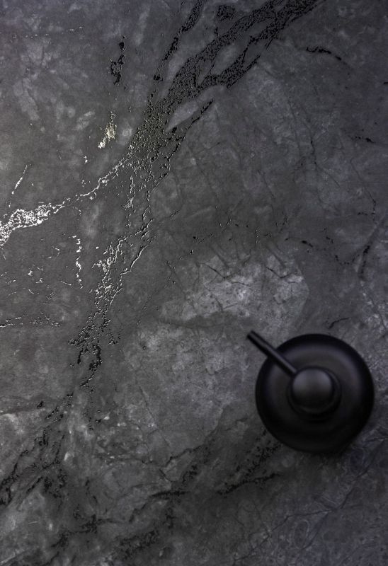 Riverstone storformatet porcelænsflise 80 x 160 cm sort 2,56 m²