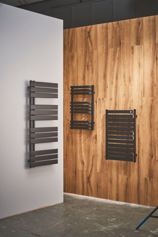 GoodHome Boxwood badeværelsesradiator 120 x 50 cm mat-sort