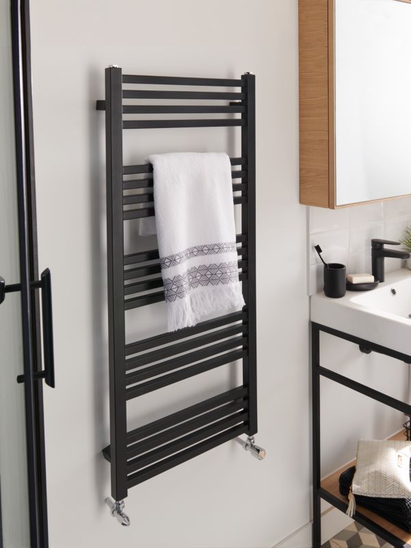 GoodHome Duala badeværelsesradiator 105 x 45 cm mat-sort