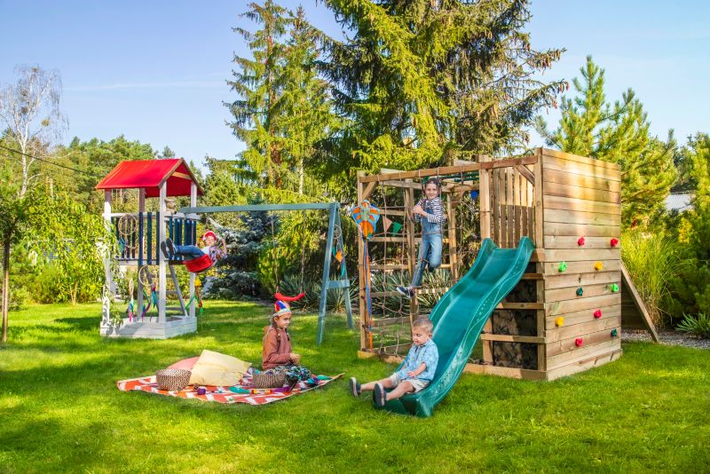 Gyngestativ med tårn Blooma Janek