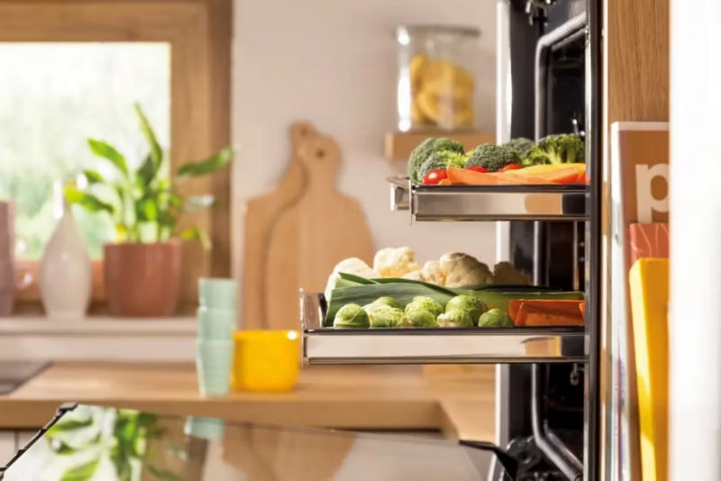 Indbygningsovn BOS6737E06FBG 60 cm Sort