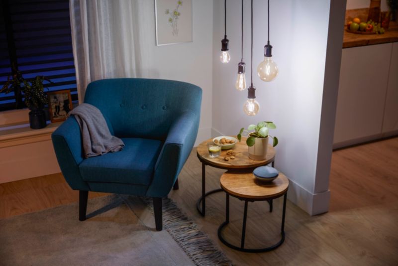 Smart LED-pære Philips A60 E27 2000/5000 K amber