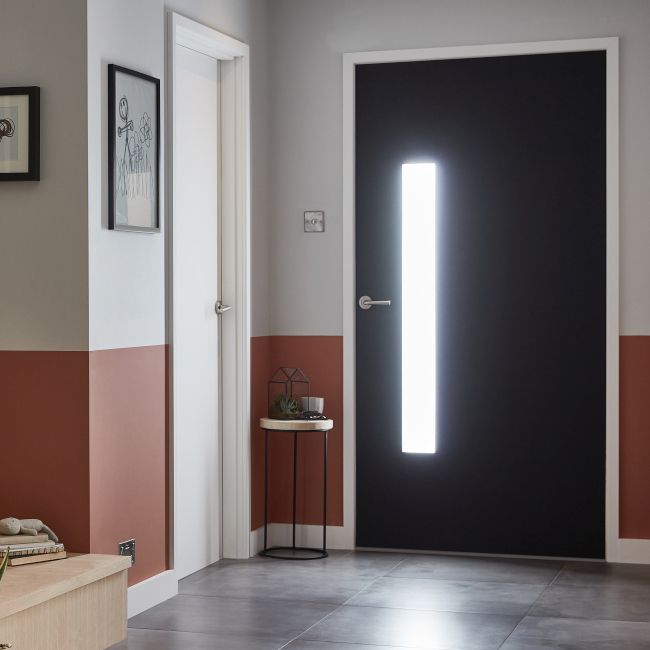 Dørhåndtag Colours Ayen med kort skilt i satin-nikkel