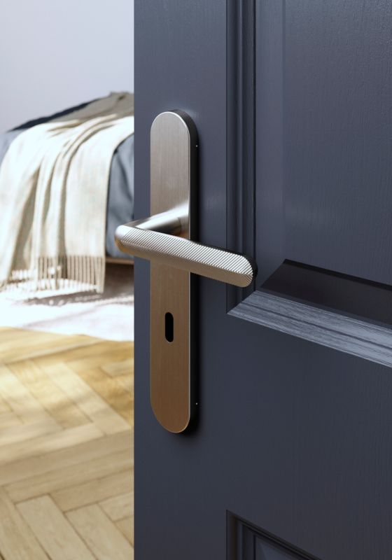 GoodHome Feather dørhåndtag med nøgleskilt i satin‑nikkel