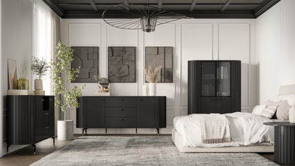 Bred afrundet to-dørs kommode med skuffer Bettso Zante i sort, 1 stk.