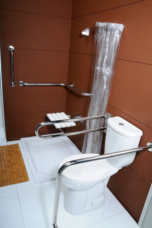 https://media2.castorama.pl/is/image/CastoramaPL/kompakt-wc-creavit-dla-os-b-niepe-nosprawnych-wysoki-45-5cm-z-desk-odp-yw-pionowy-1szt~8590913913341_04c_MP