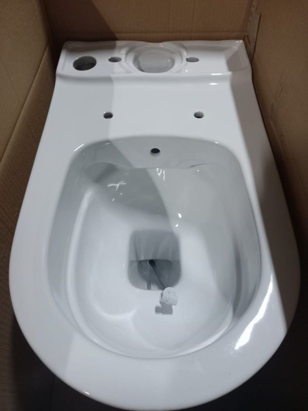 Kompakt WC Oval med Bidet Funktion Varmt og Koldt Vand Soft Close Sæde 81x62x35,5 cm