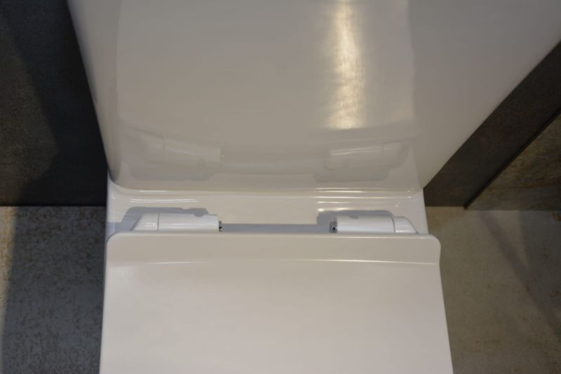 Kompakt Toilet Rimless 81,5x38,5x63 cm med Slim Soft Close Sæde