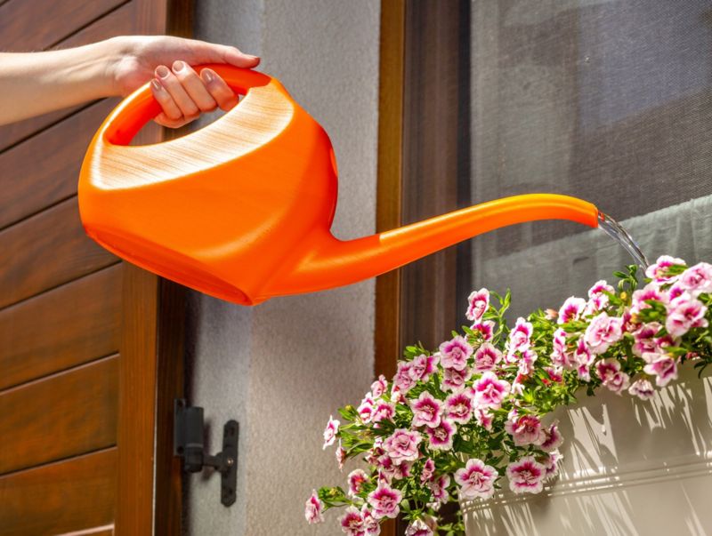 KADAX havekande 2L til vanding af blomster, plastik, orange