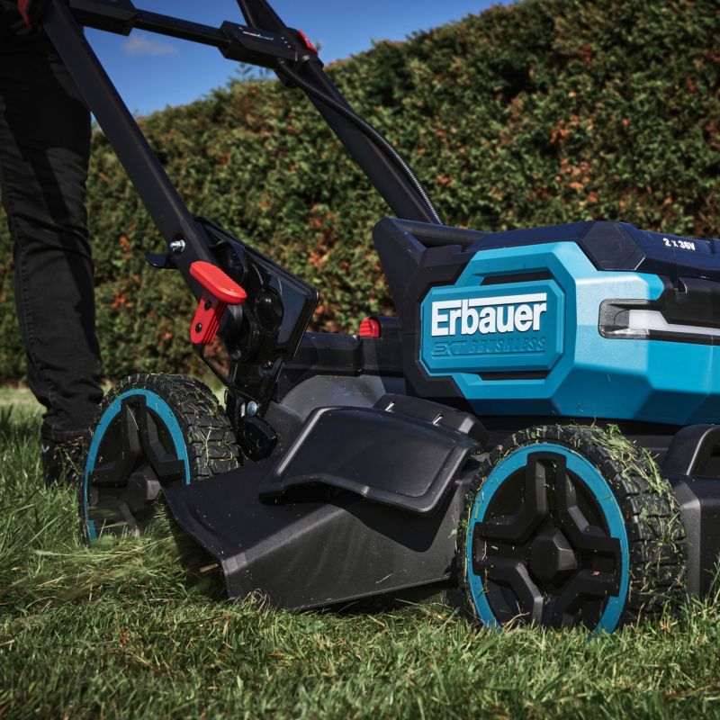 Erbauer 3-i-1 akku-plæneklipper med 72 V drivkraft og 46 cm klippebredde