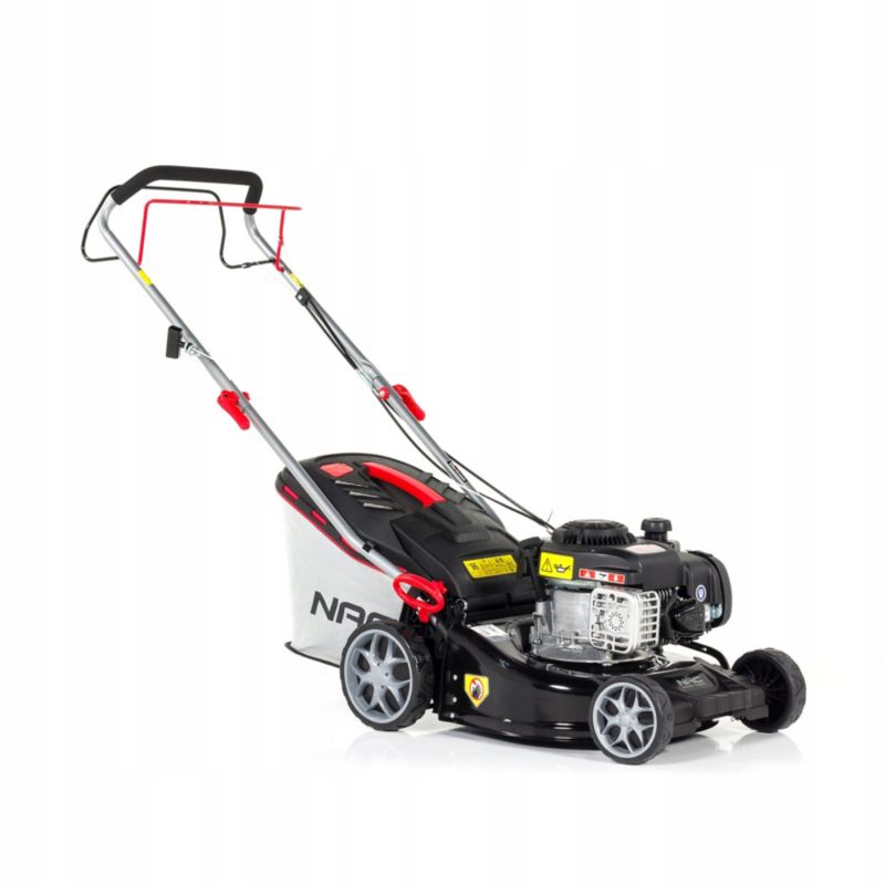 https://media2.castorama.pl/is/image/CastoramaPL/kosiarka-spalinowa-nac-ls42-300bs-jr-z-silnikiem-briggs-125cc-kosz-40l-42cm~5902490743779_01c_MP?$MOB_PREV$&$width=600&$height=600