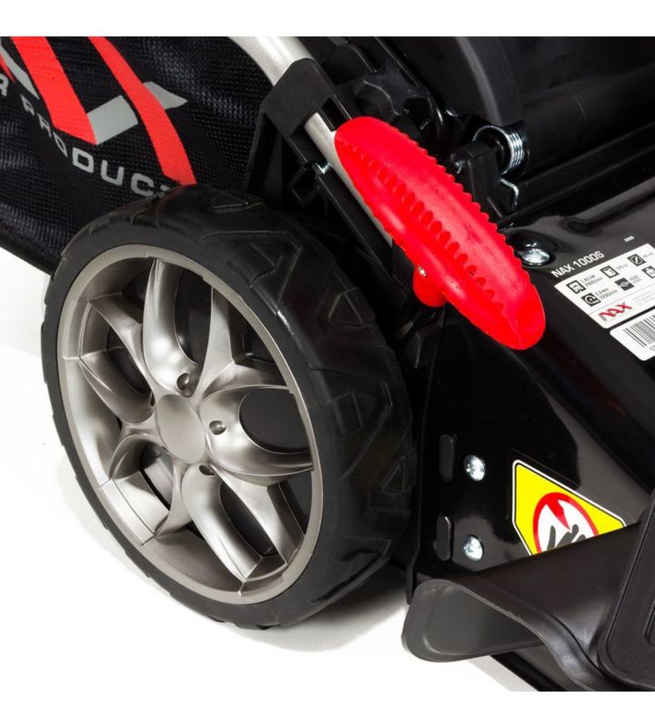 https://media2.castorama.pl/is/image/CastoramaPL/kosiarka-spalinowa-nax-1000s-z-nap-dem-z-silnikiem-briggs-stratton-450e-1szt-~5902490749955_06c_MP