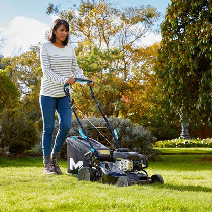 Benzindrevet skubbeplæneklipper MacAllister B&S 300E 40 cm