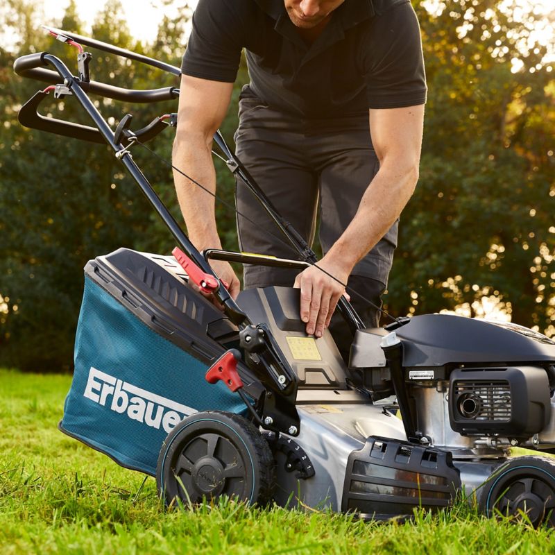 Erbauer GCV145 benzindrevet plæneklipper med fremdrift, 46 cm