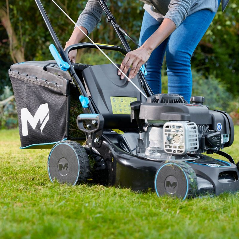 MacAllister B&S 300E benzinplæneklipper med fremdrift, 41 cm