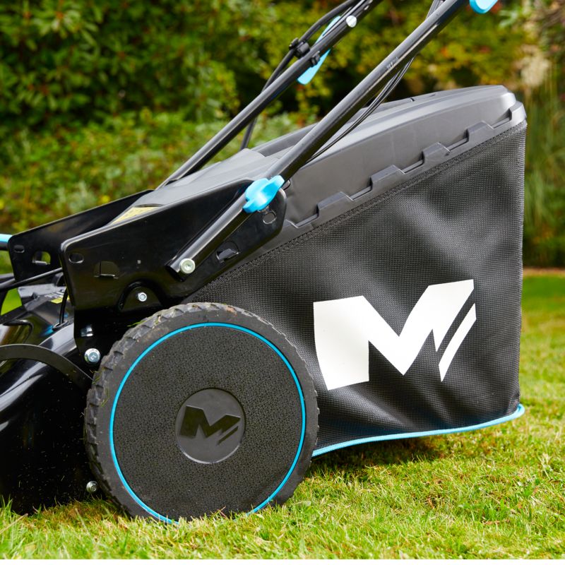 Benzindrevet plæneklipper med fremdrift MacAllister B&S 675EXI 51 cm