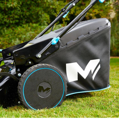 Benzindrevet plæneklipper med fremdrift MacAllister B&S 675EXI 51 cm