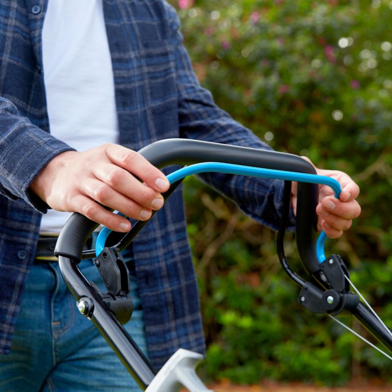 Benzindrevet plæneklipper med fremdrift MacAllister B&S 675EXI 51 cm