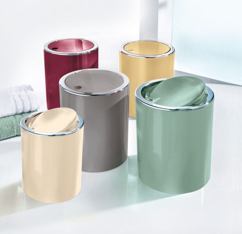 Badeværelsesspand 5 L Sort med Vippelåg 19 x 24,5 cm