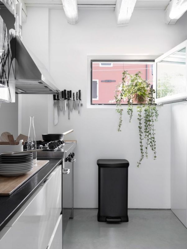 Skraldespand med pedal Curver Deco Bin 50L, sort