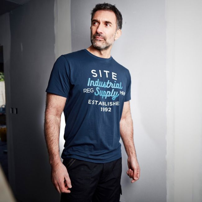 Site t-shirt i navyblå, str. L