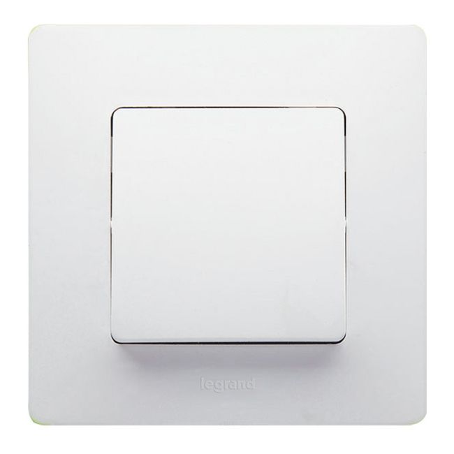 Enkelt indbygget kontakt Legrand Niloe Eco hvid