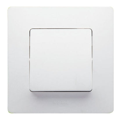 Enkelt indbygget kontakt Legrand Niloe Eco hvid