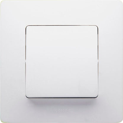Enkelt indbygget kontakt Legrand Niloe Eco hvid