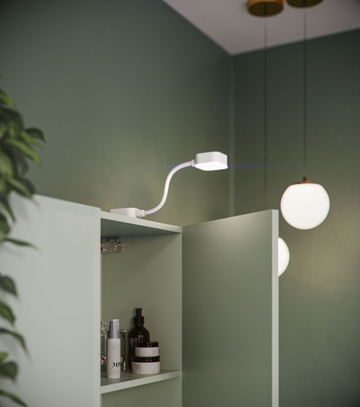 GoodHome Hornbil IP44 hvid overskabslampe