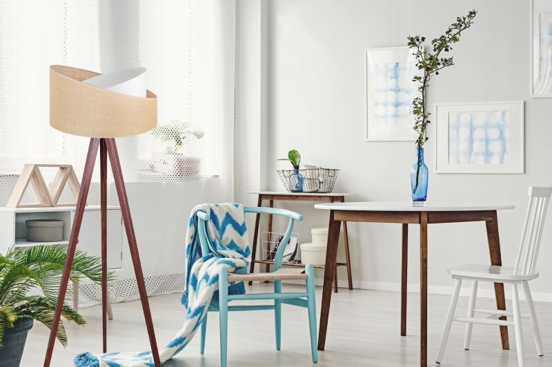 Gulvlampe med treben Light Home LH Juta træ 1x E27 60W tykke ben brun 1 stk.