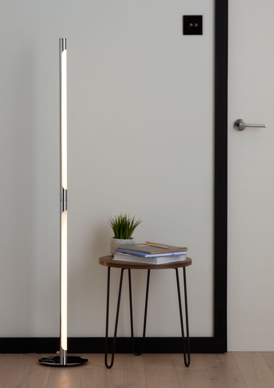 GoodHome Eucrite LED-gulvlampe i krom