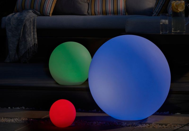 Hansboro solcellelampe kugle 30 cm RGB hvid