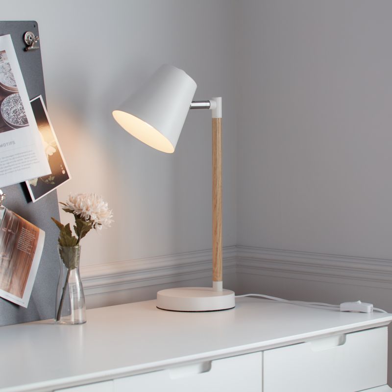 Bordlampe Mulanje 1-punkts E27 Hvid/Træ 5036581099909