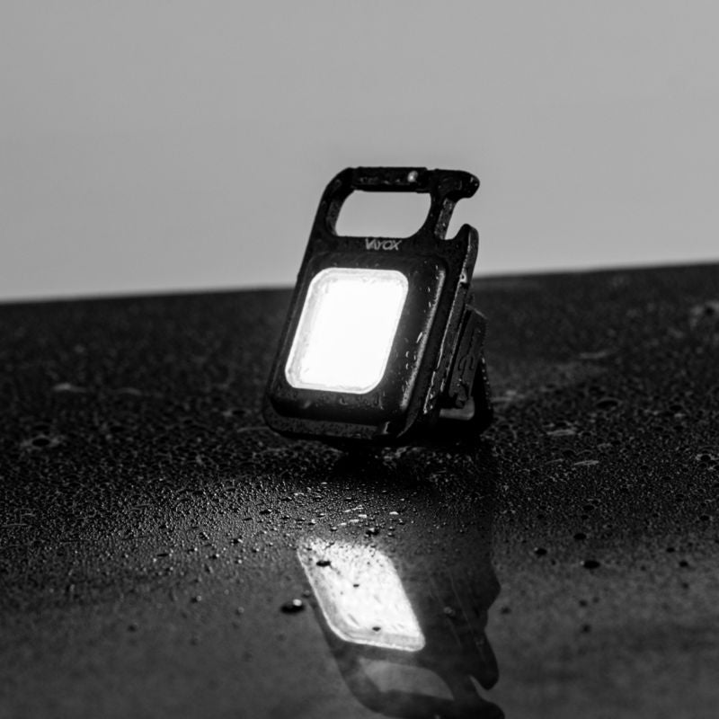 Vayox VA0288 multifunktionel nøglering lommelygte med genopladeligt batteri, magnet og flaskeåbner, 300 lm, 1 stk.