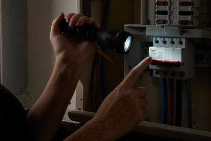 LED-lommelygte med gummibelægning 50 lm 2 x AA