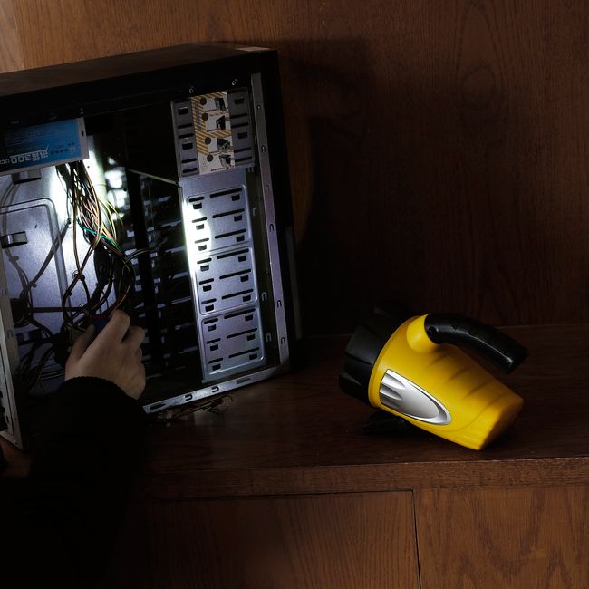 Diall 4000 mAH genopladelig søgelygte