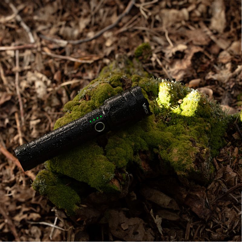 Vayox VA0108 taktisk genopladelig lommelygte med ZOOM, vandtæt IPX5, 1060 lm, 1 stk.