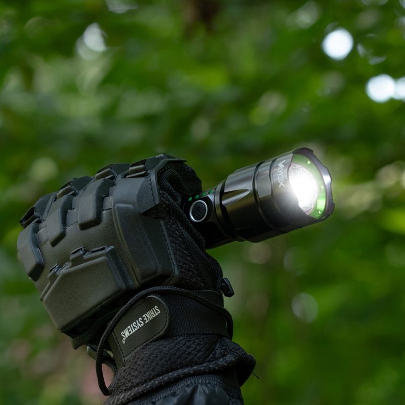 Vayox VA0108 taktisk genopladelig lommelygte med ZOOM, vandtæt IPX5, 1060 lm, 1 stk.